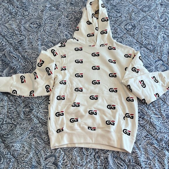 GG Poker, white sweatshirt, Size M - Picture 1 of 4